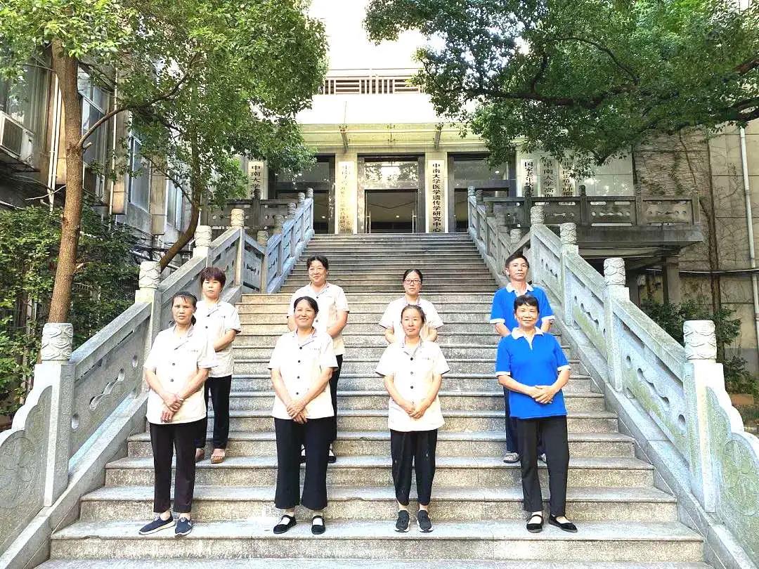 湖南保安服務,墻外高空清洗服務,湖南保利天創(chuàng)物業(yè)發(fā)展有限公司