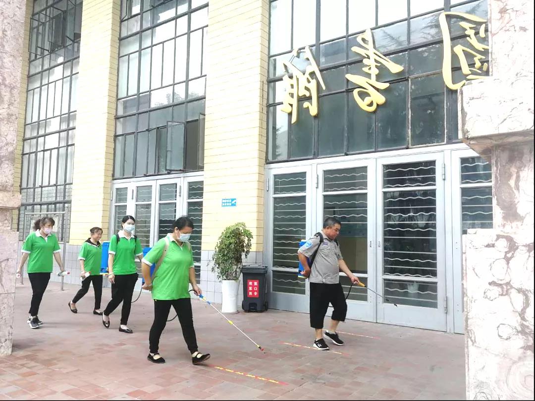 湖南保安服務,墻外高空清洗服務,湖南保利天創(chuàng)物業(yè)發(fā)展有限公司