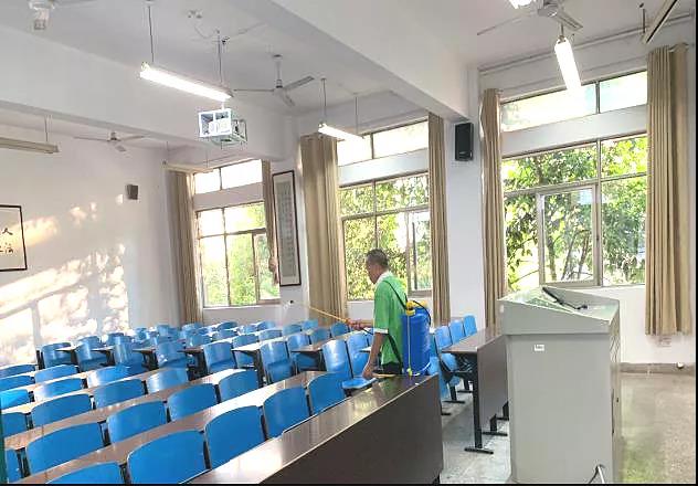 湖南保安服務,墻外高空清洗服務,湖南保利天創物業發展有限公司 湖南保安服務,墻外高空清洗服務,湖南保利天創物業發展有限公司