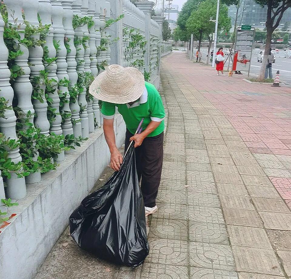 湖南保安服務(wù),墻外高空清洗服務(wù),湖南保利天創(chuàng)物業(yè)發(fā)展有限公司