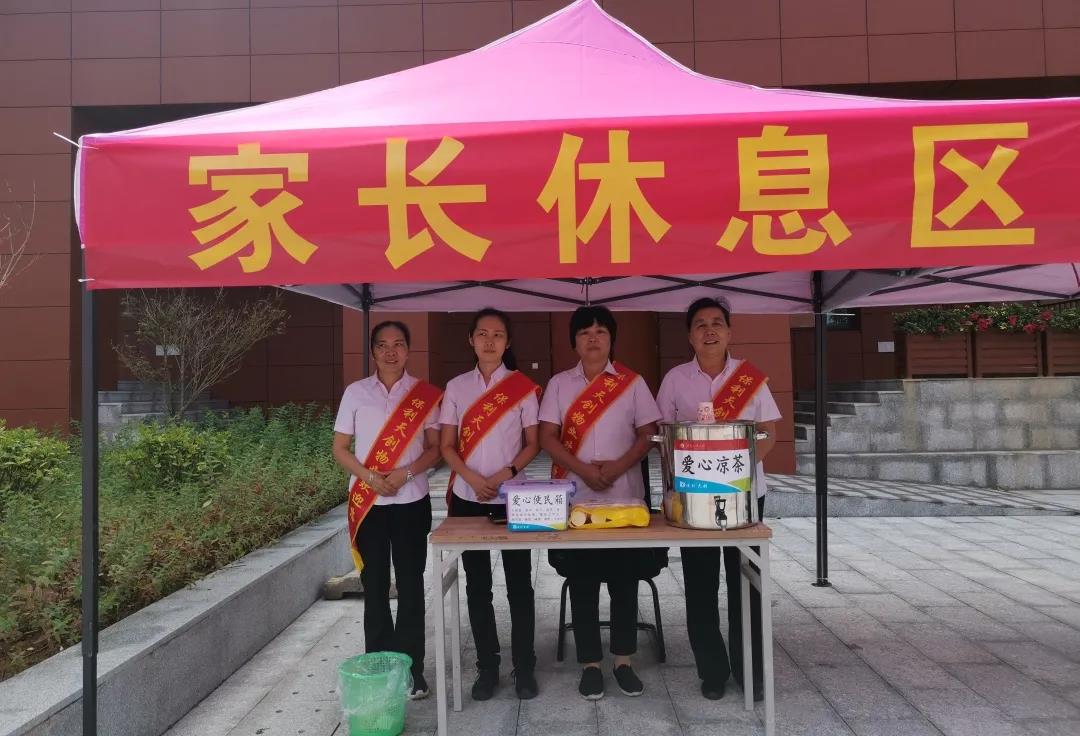 湖南保安服務(wù),墻外高空清洗服務(wù),湖南保利天創(chuàng)物業(yè)發(fā)展有限公司