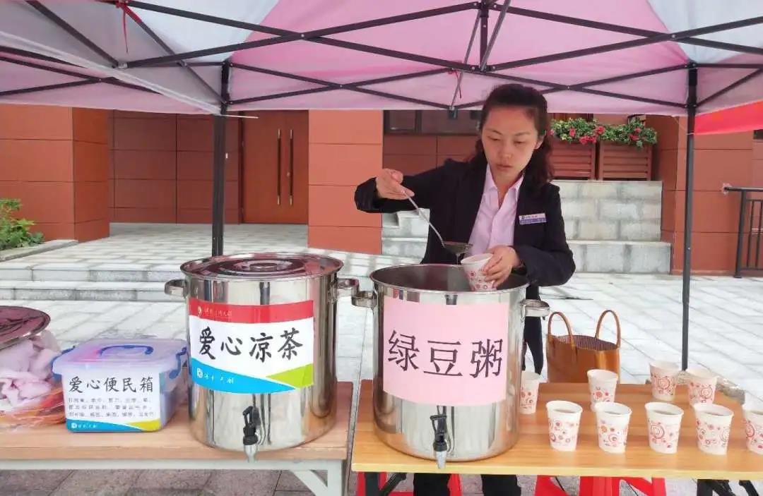 湖南保安服務(wù),墻外高空清洗服務(wù),湖南保利天創(chuàng)物業(yè)發(fā)展有限公司