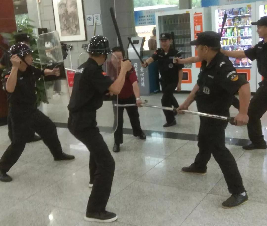 湖南保安服務,墻外高空清洗服務,湖南保利天創物業發展有限公司