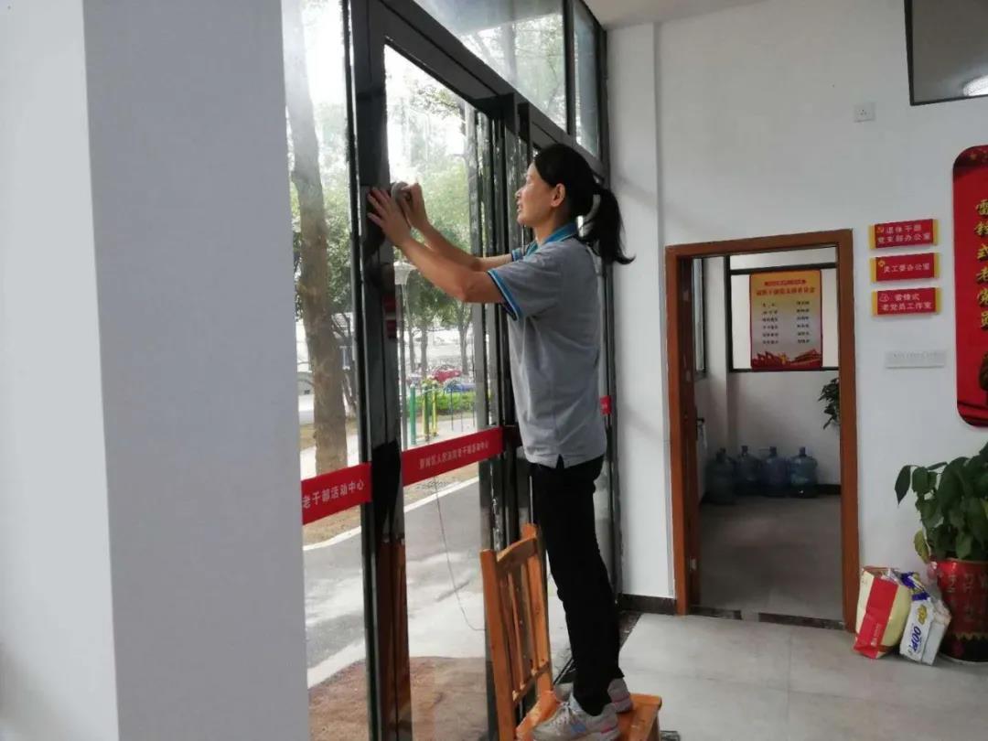 湖南保安服務,墻外高空清洗服務,湖南保利天創物業發展有限公司