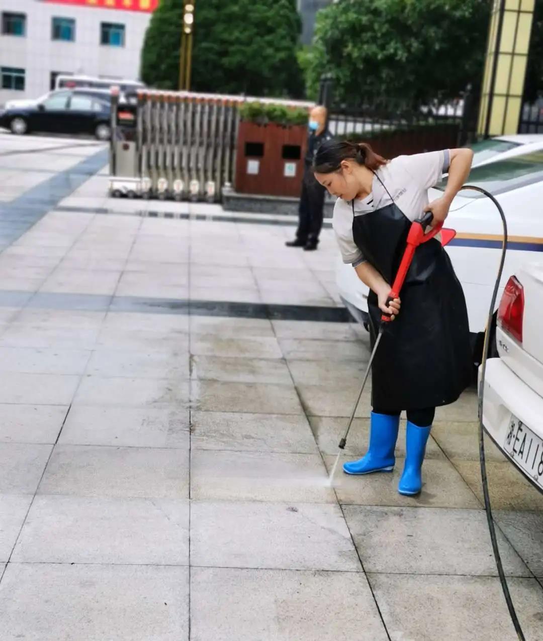 湖南保安服務,墻外高空清洗服務,湖南保利天創物業發展有限公司