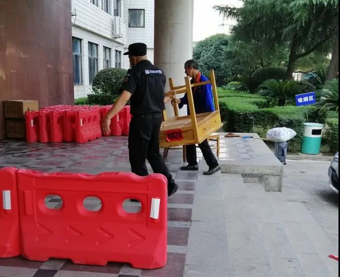 湖南保安服務,墻外高空清洗服務,湖南保利天創(chuàng)物業(yè)發(fā)展有限公司