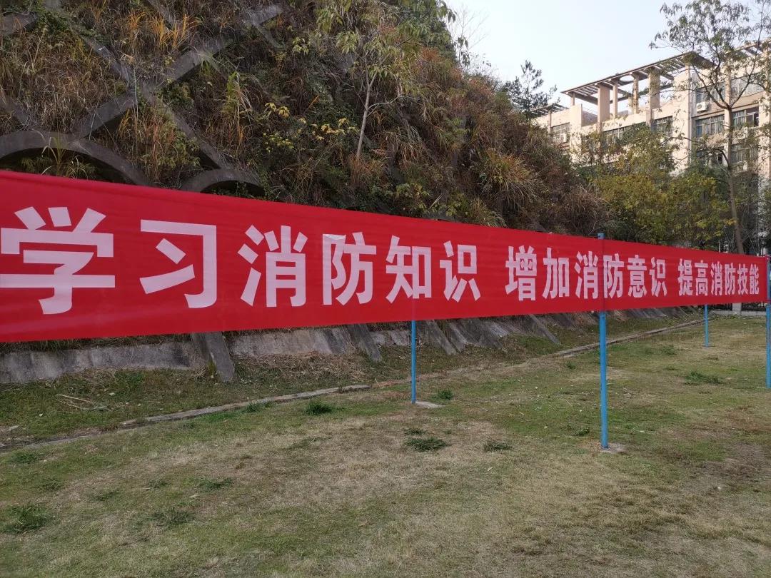 湖南保安服務,墻外高空清洗服務,湖南保利天創(chuàng)物業(yè)發(fā)展有限公司 湖南保安服務,墻外高空清洗服務,湖南保利天創(chuàng)物業(yè)發(fā)展有限公司