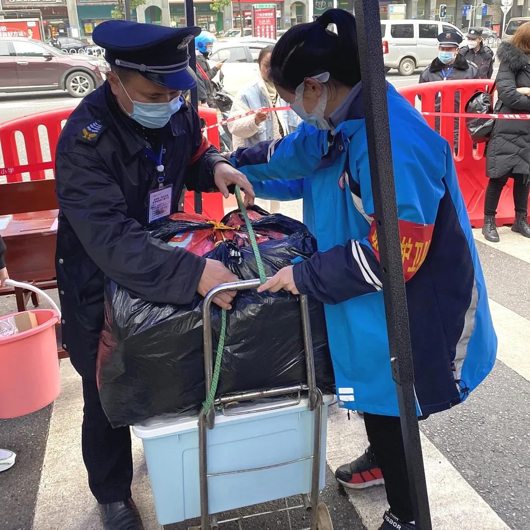 湖南保安服務,墻外高空清洗服務,湖南保利天創物業發展有限公司
