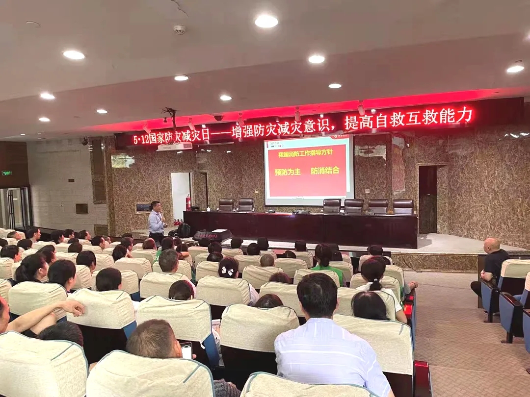 湖南保安服務,墻外高空清洗服務,湖南保利天創物業發展有限公司 湖南保安服務,墻外高空清洗服務,湖南保利天創物業發展有限公司