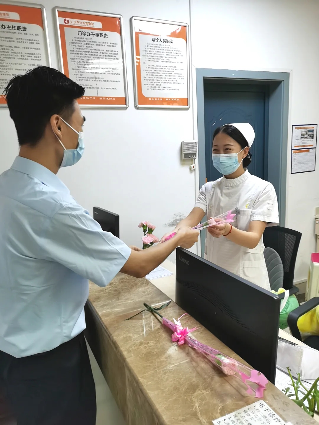 湖南保安服務,墻外高空清洗服務,湖南保利天創物業發展有限公司 湖南保安服務,墻外高空清洗服務,湖南保利天創物業發展有限公司