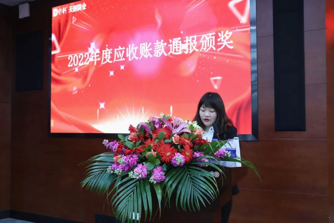 湖南保安服務,墻外高空清洗服務,湖南保利天創(chuàng)物業(yè)發(fā)展有限公司